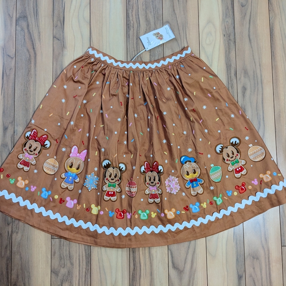 NWT! Loungefly The Stitch Shoppe Gingerbread Friends Sandy Skirt Size M